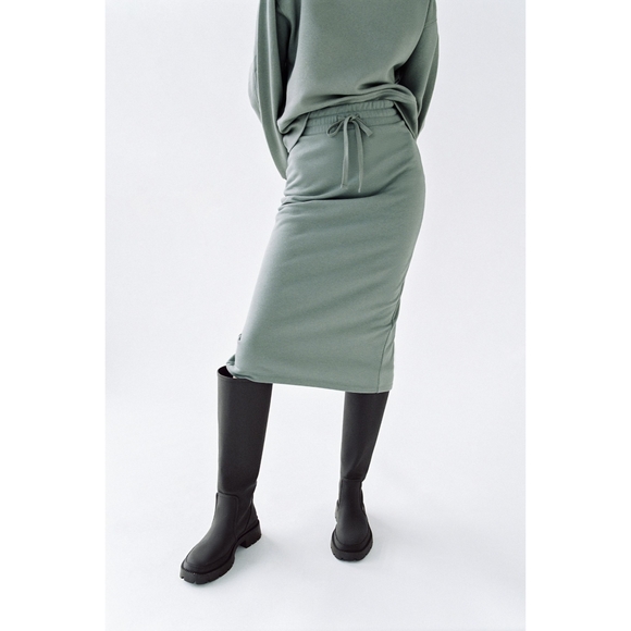 Zara high waisted midi skirt - Picture 2 of 13